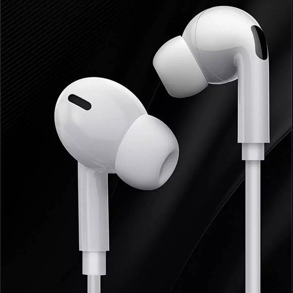 In-Ear Headphones. Microphone,Built-in Remote ,Control Music,Calls, For Apple